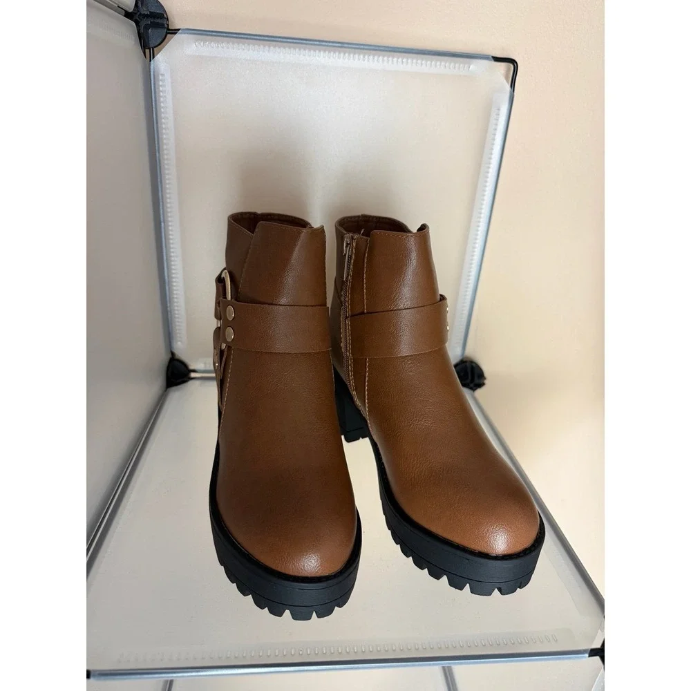 Forever Link Women's Brown Chunky Heel Combat Ankle Boots Size 8.5